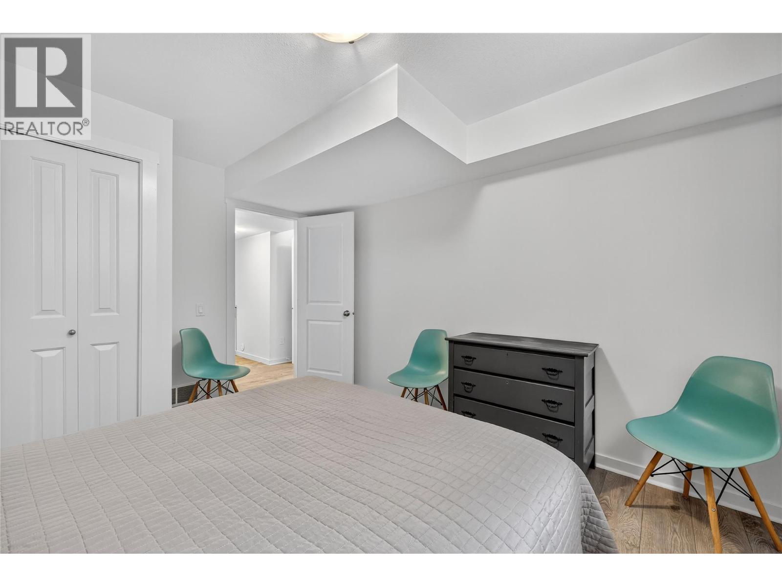 982 Paret Crescent, Kelowna