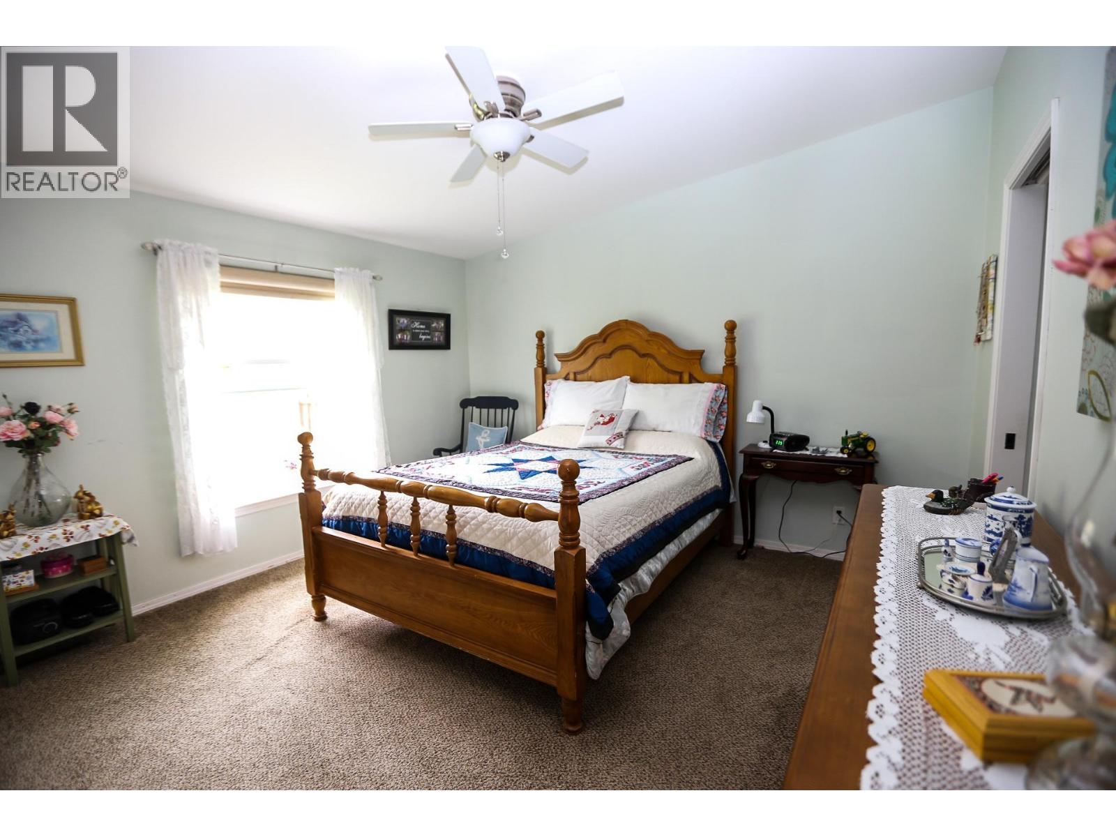 445 SISKA Drive, Barriere