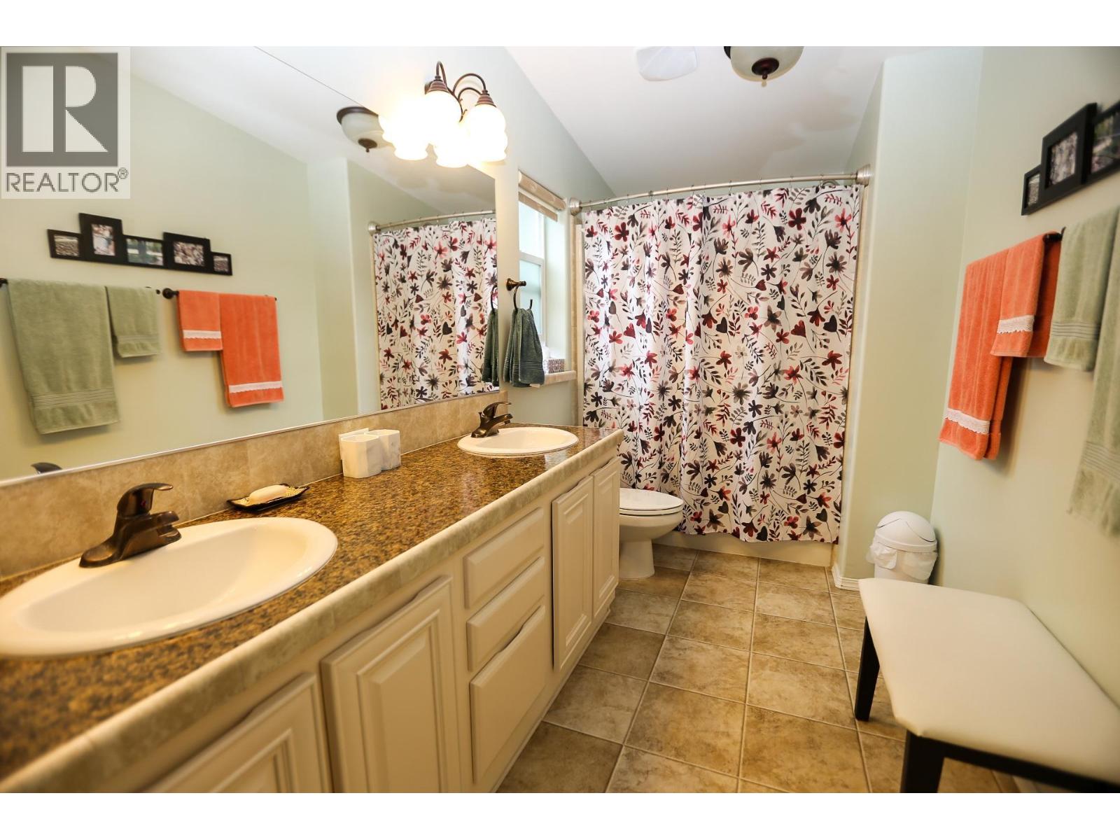 445 SISKA Drive, Barriere