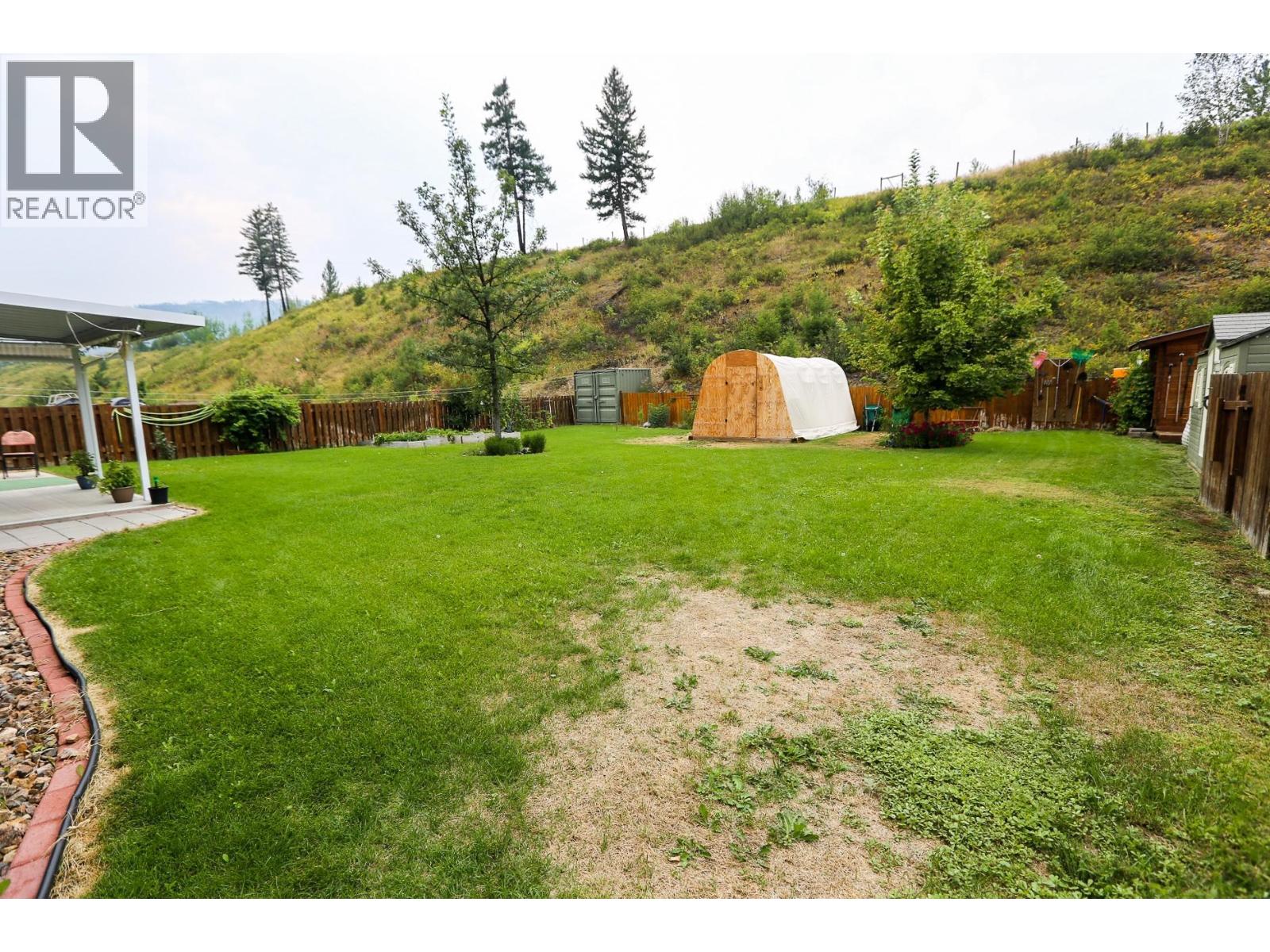 445 SISKA Drive, Barriere