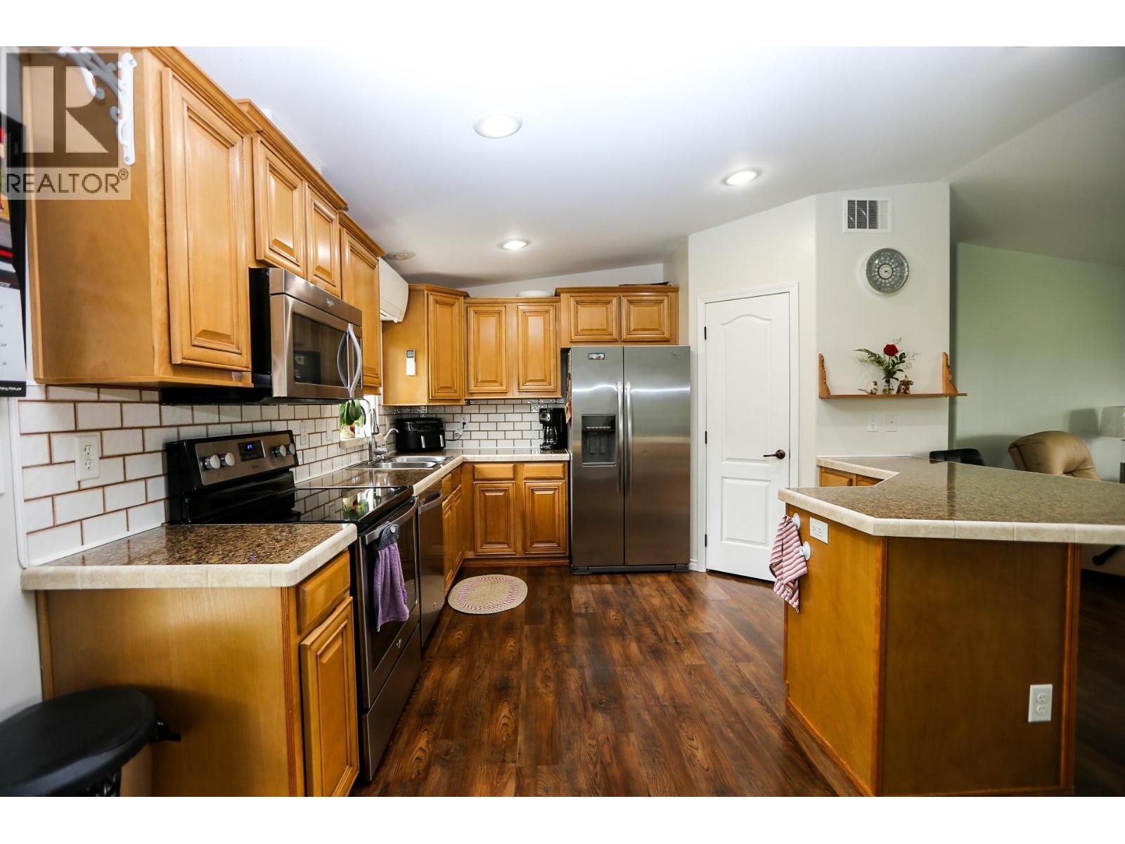 445 SISKA Drive, Barriere