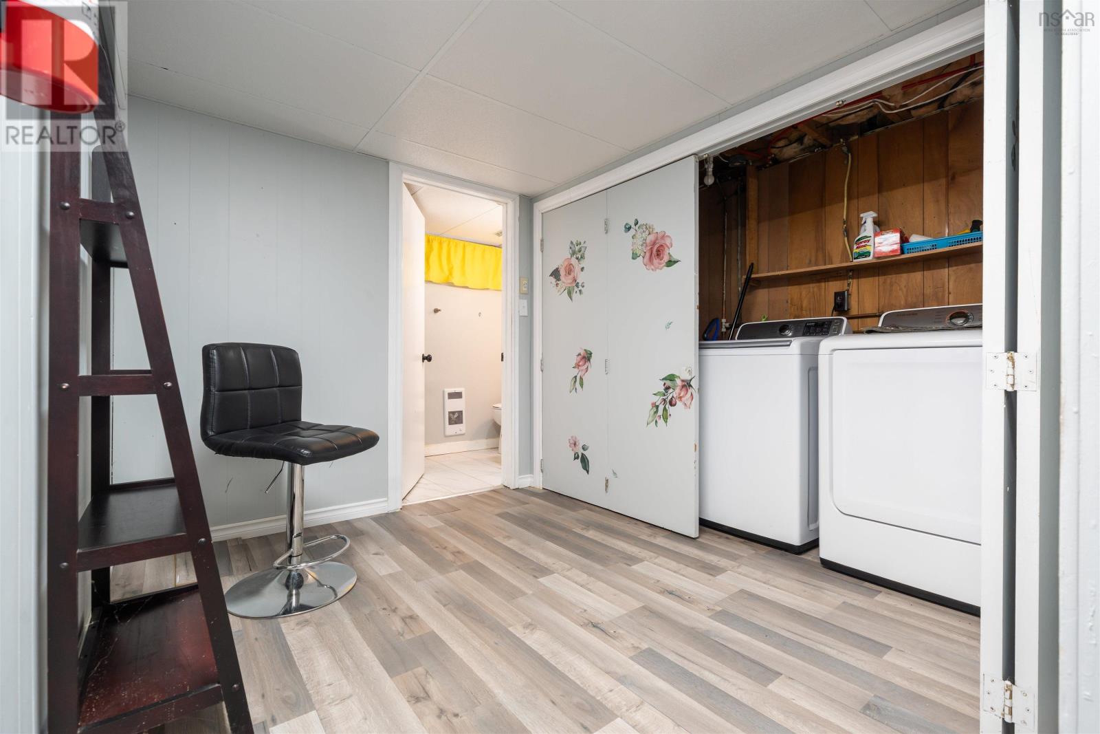 Property 22 of 48 of 8 Smith Avenue