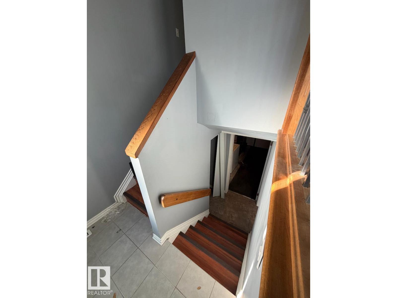 
          254 RICHFIELD Road NW
            <br/>
            <span>Edmonton</span>
            , 
            <span>AB</span>
             <span>T6K0K4</span>
         - Photo 12