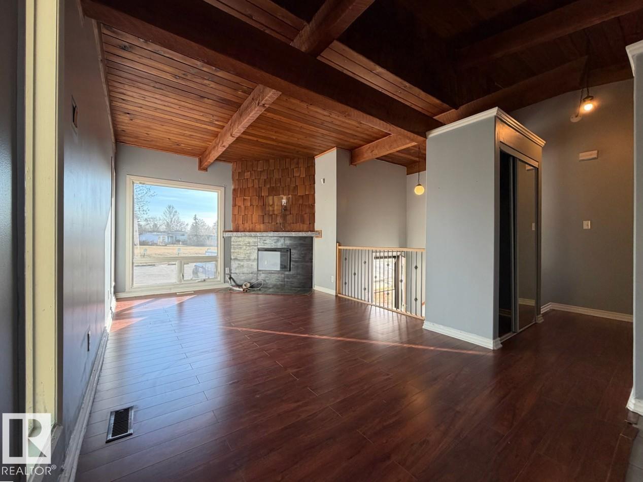 
          254 RICHFIELD Road NW
            <br/>
            <span>Edmonton</span>
            , 
            <span>AB</span>
             <span>T6K0K4</span>
         - Photo 10