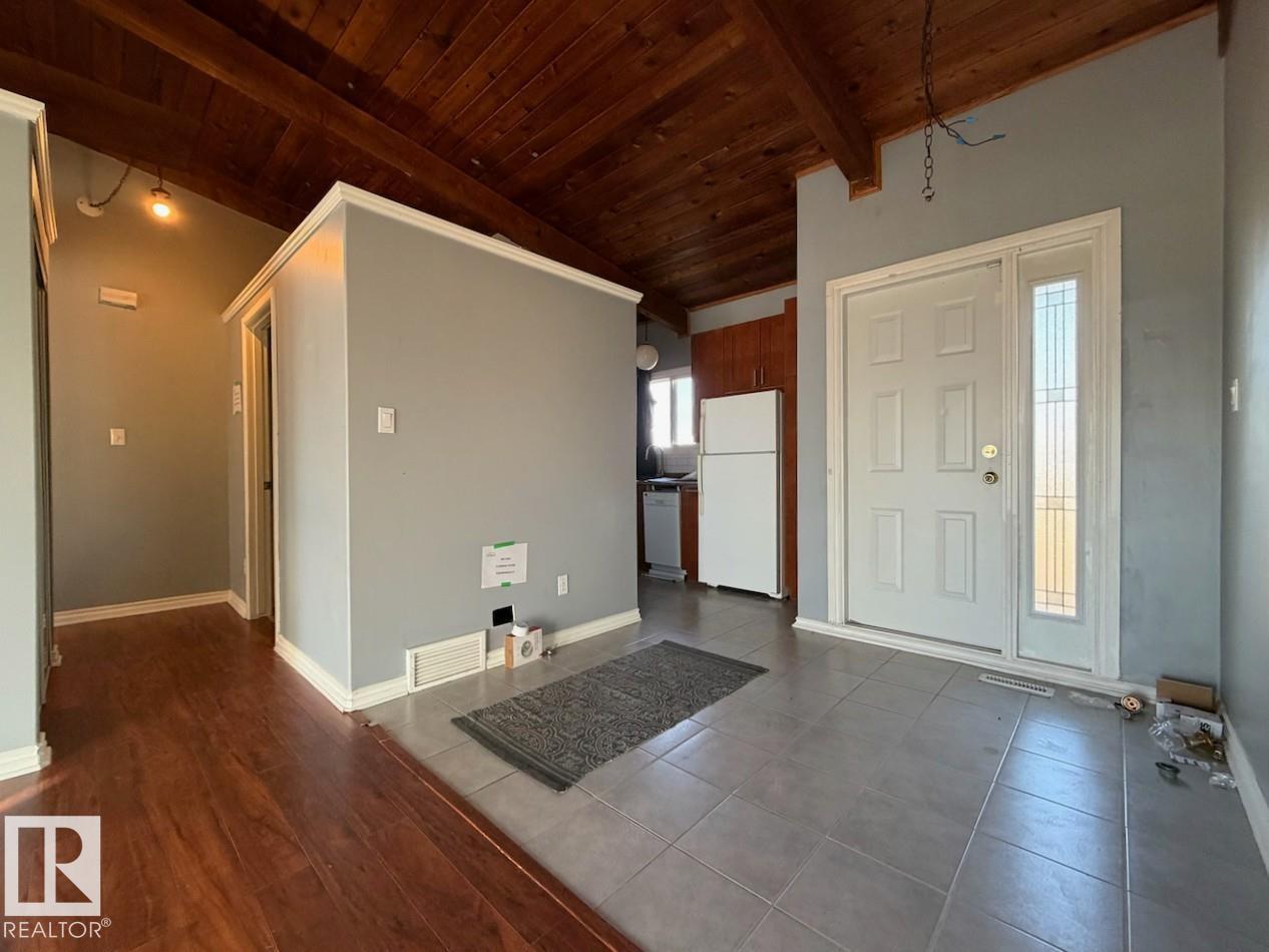 
          254 RICHFIELD Road NW
            <br/>
            <span>Edmonton</span>
            , 
            <span>AB</span>
             <span>T6K0K4</span>
         - Photo 11