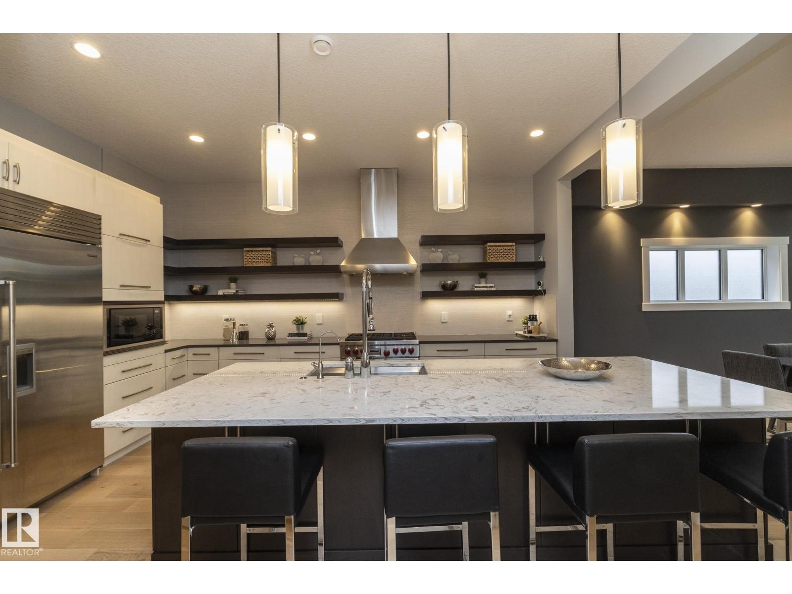 7549 MAY CM NW, Edmonton