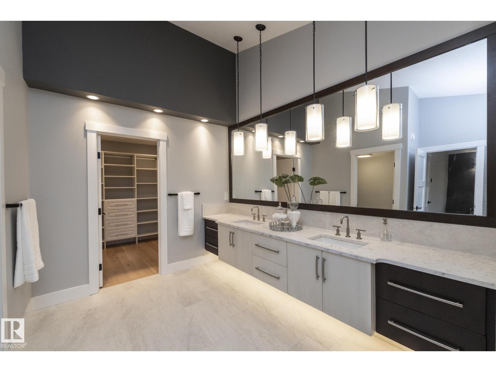 7549 MAY CM NW, Edmonton