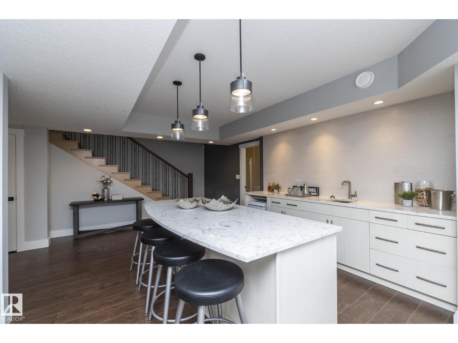 7549 MAY CM NW, Edmonton