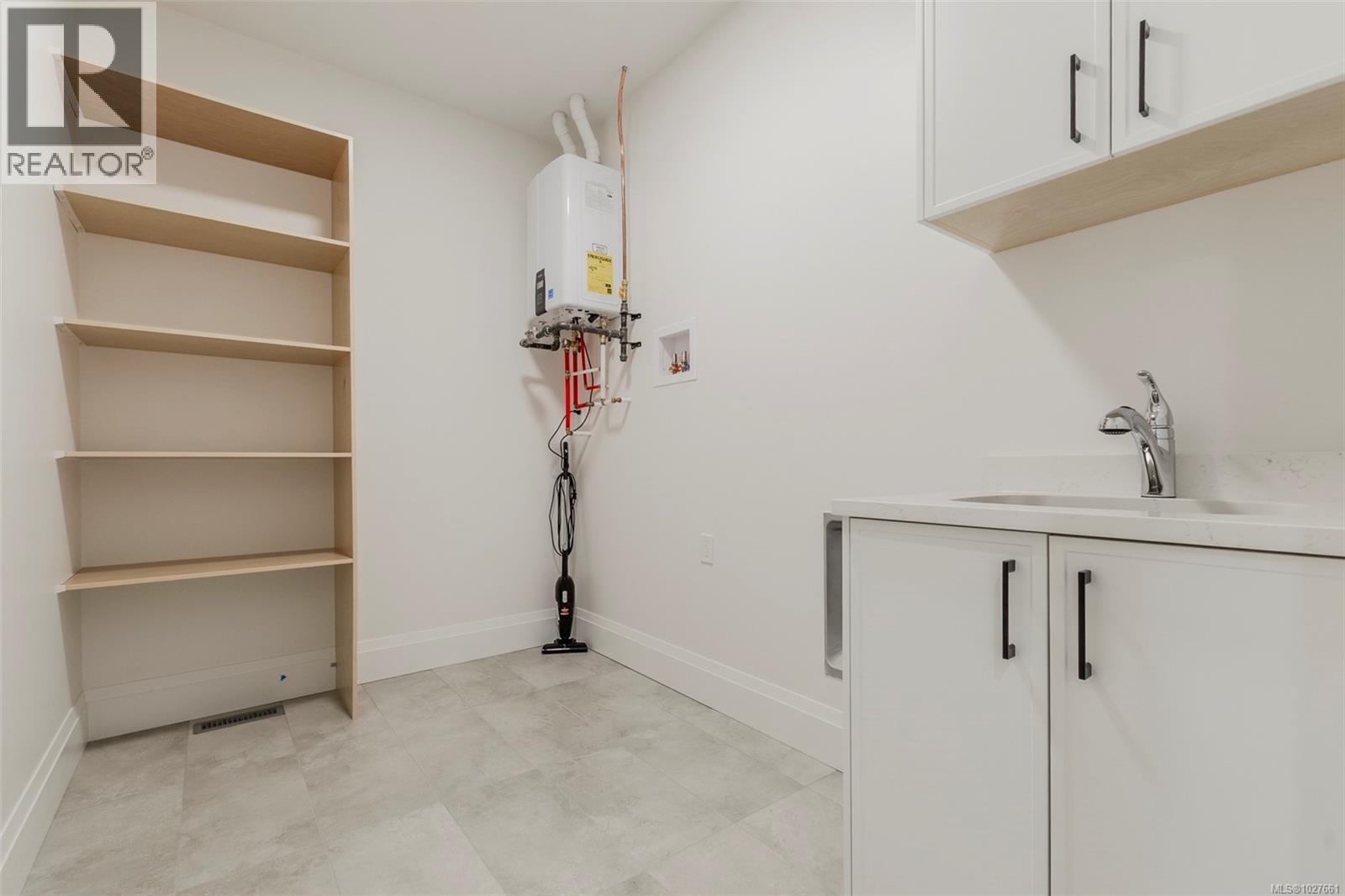 #114 1234 VIEWTOP RD - 12