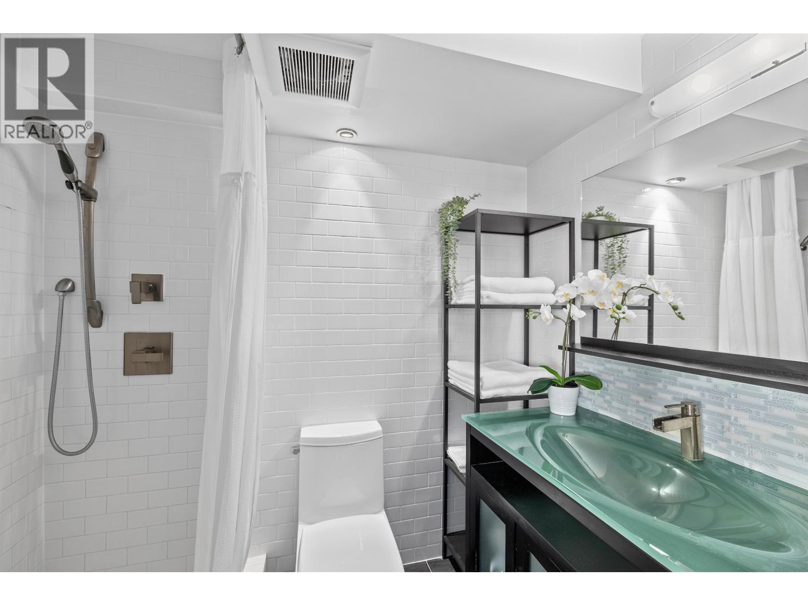 601 140 E KEITH ROAD, North Vancouver
