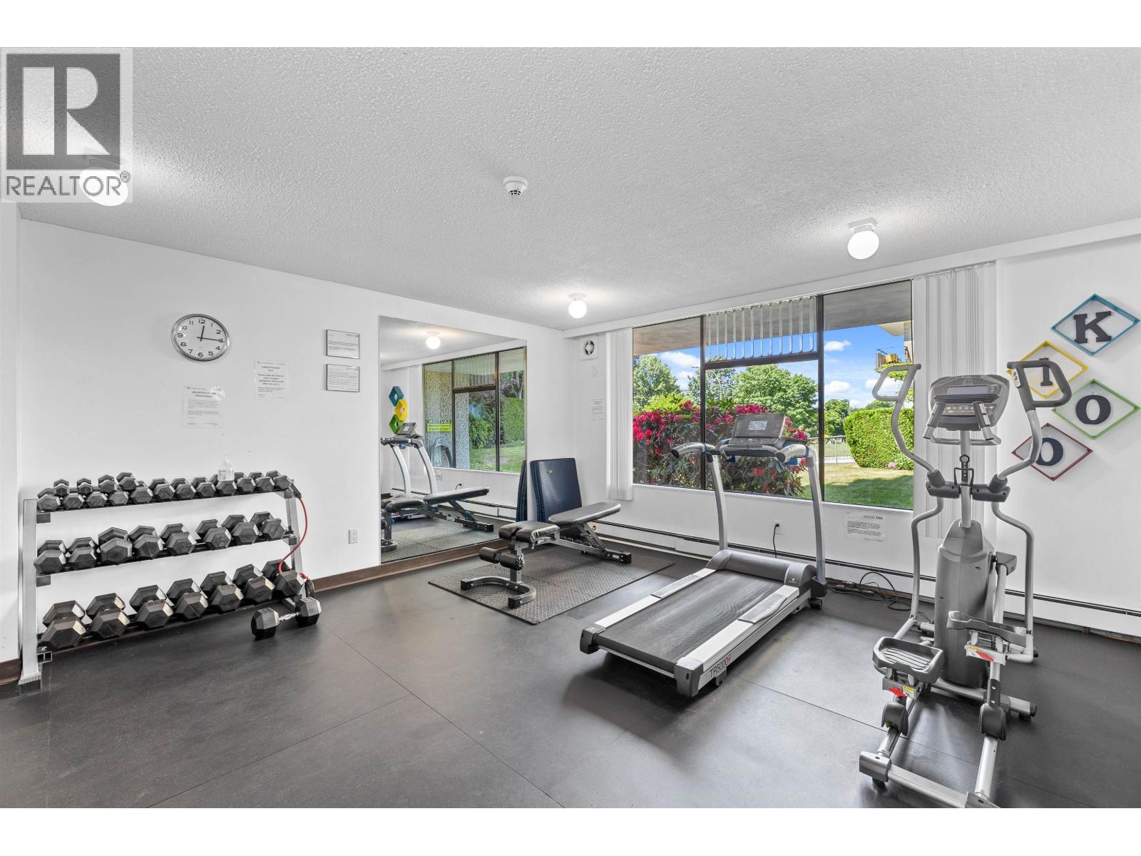 601 140 E KEITH ROAD, North Vancouver