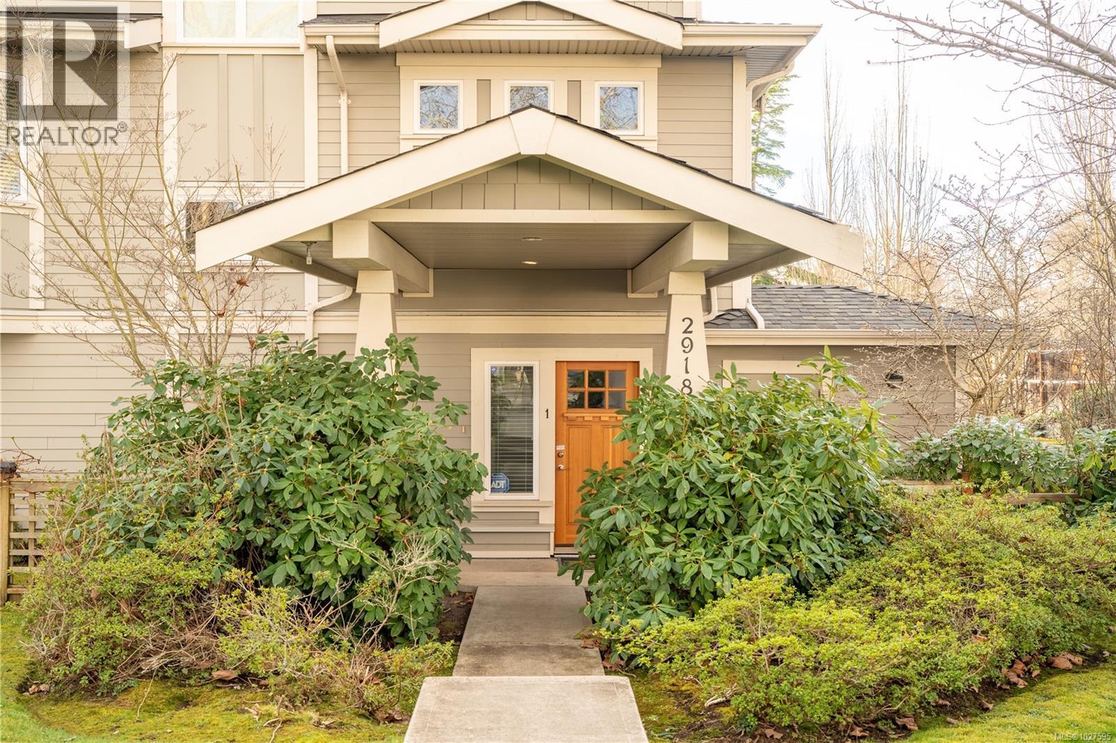 1 2918 Shelbourne Street, Victoria