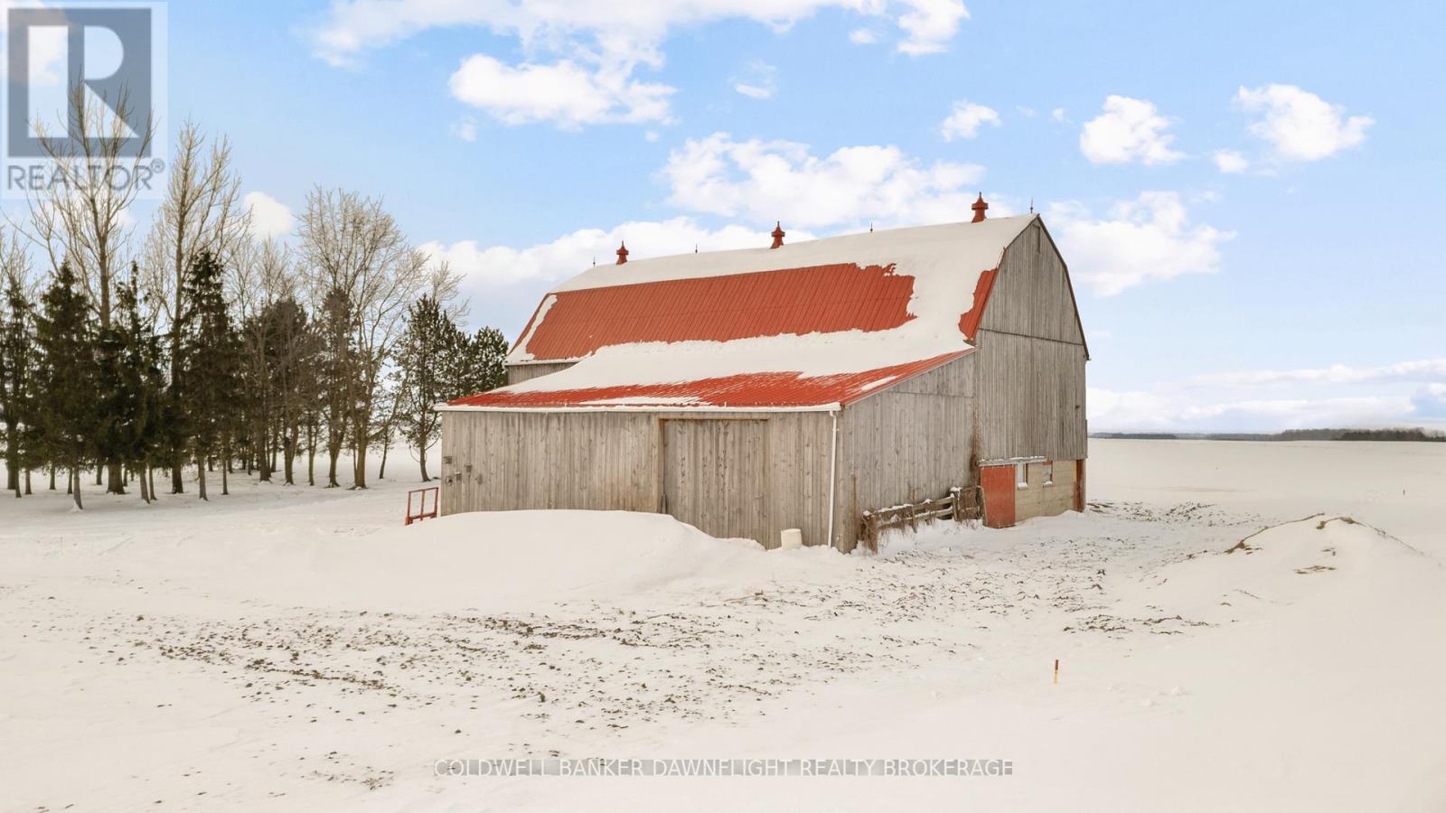 70129 EVERGREEN LINE Property Photo