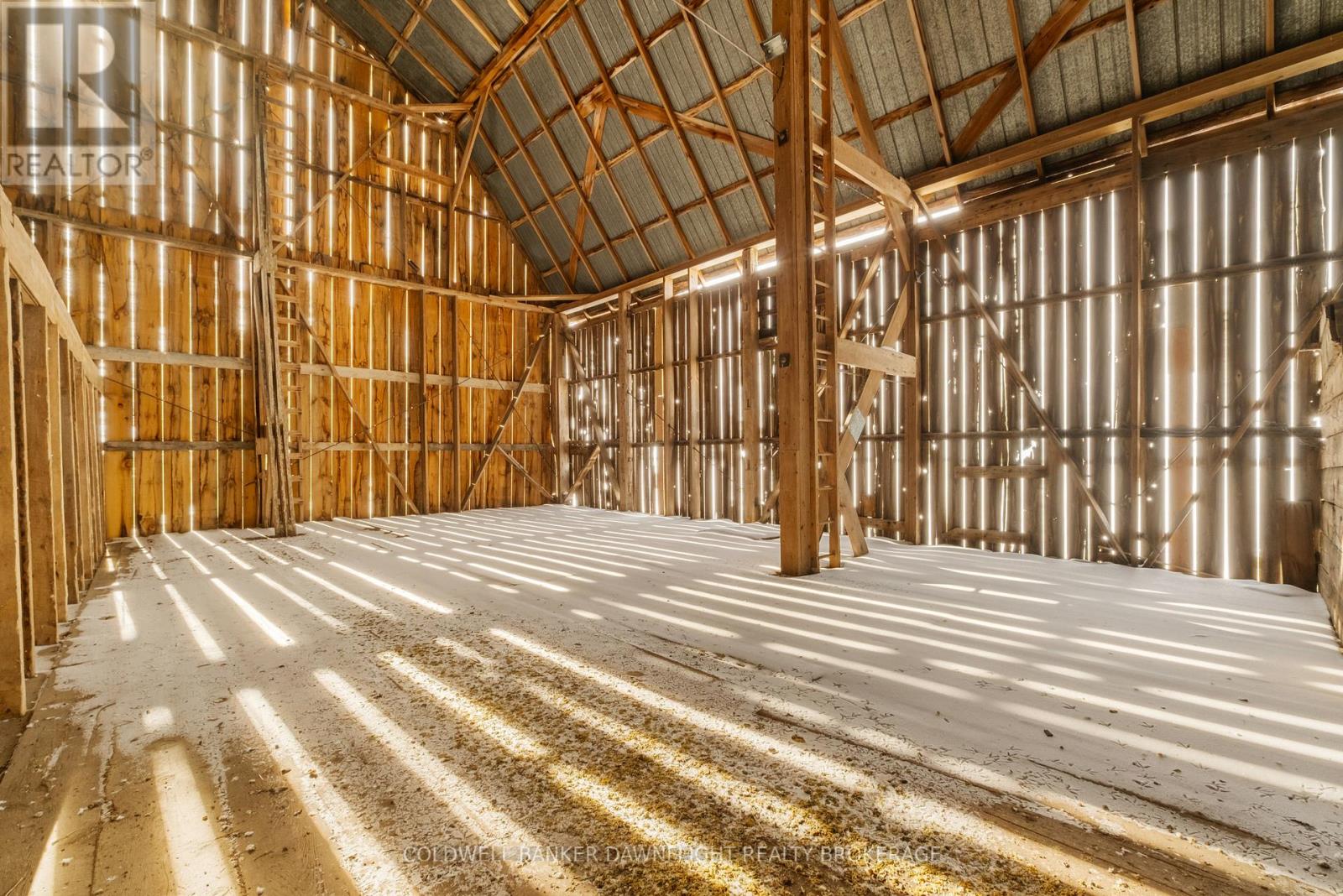 70129 EVERGREEN LINE Property Photo