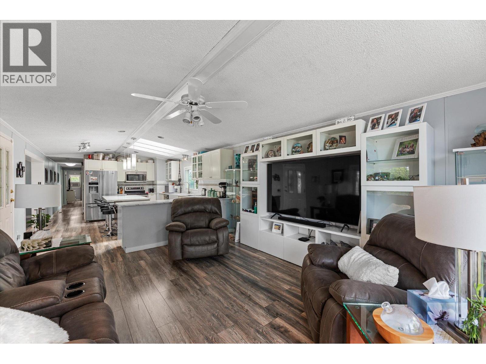 203 720 Commonwealth Road, Kelowna