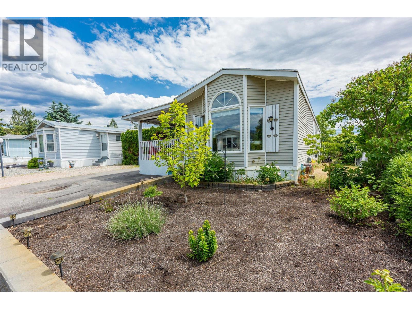 203 720 Commonwealth Road, Kelowna