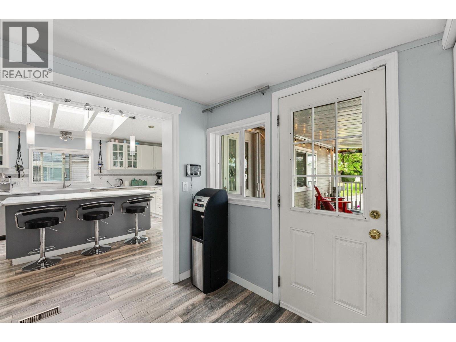 203 720 Commonwealth Road, Kelowna