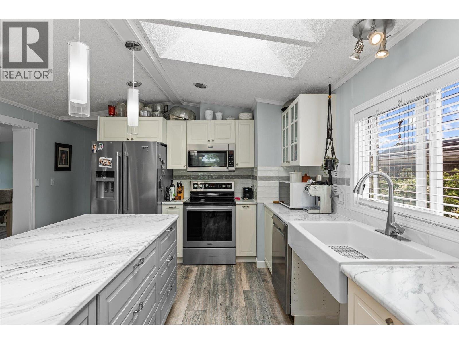 203 720 Commonwealth Road, Kelowna