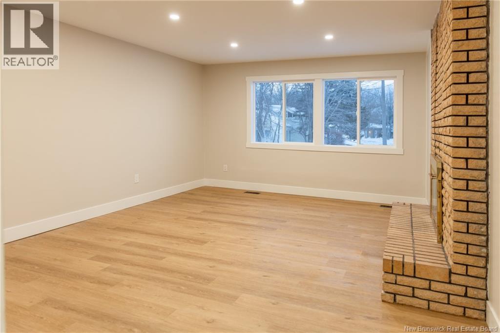 56 CHANDLER CRESCENT - 14