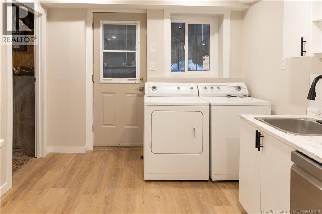 56 CHANDLER CRESCENT - 31