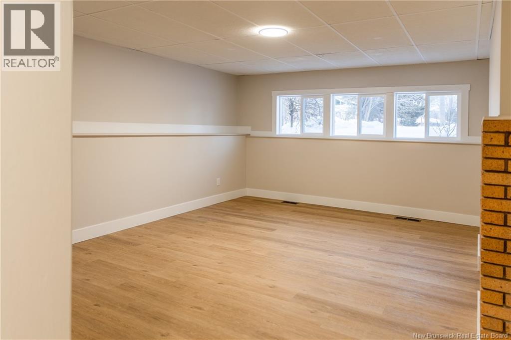 56 CHANDLER CRESCENT - 30