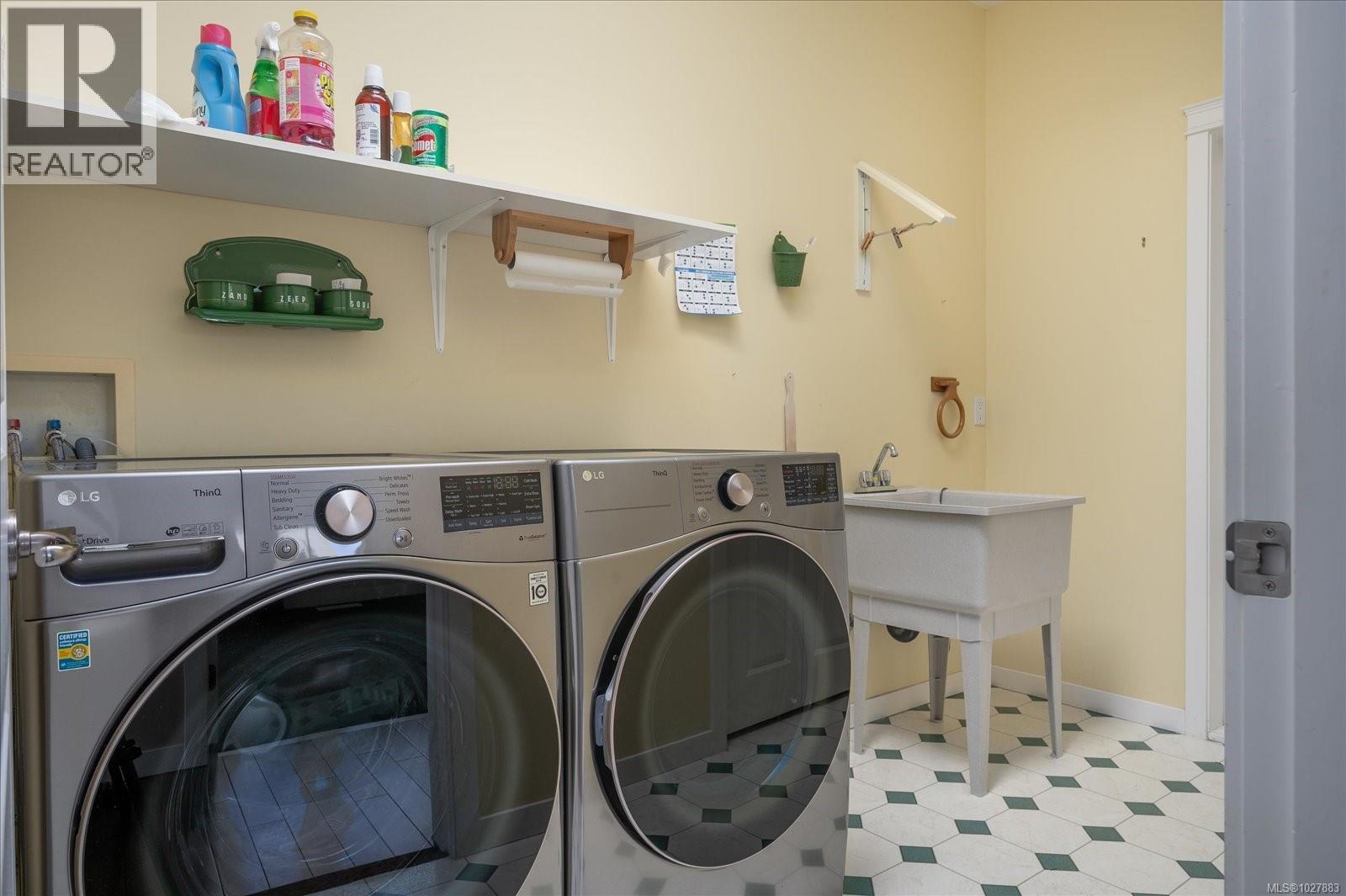 4844 FILLINGER CRES - 22