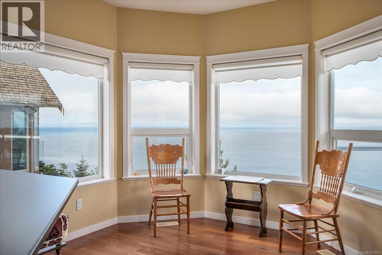 4844 FILLINGER CRES - 20