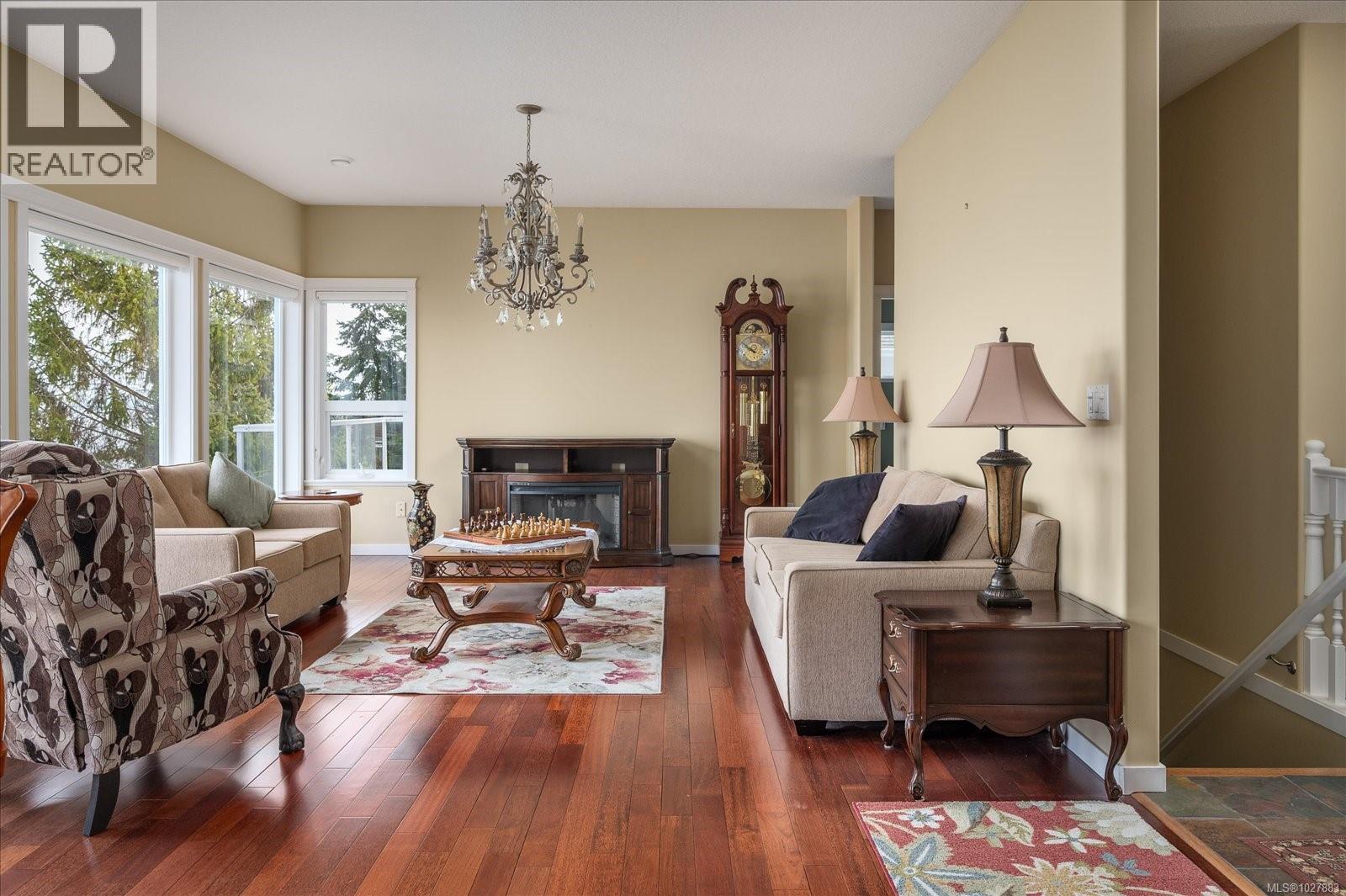 4844 FILLINGER CRES - 9