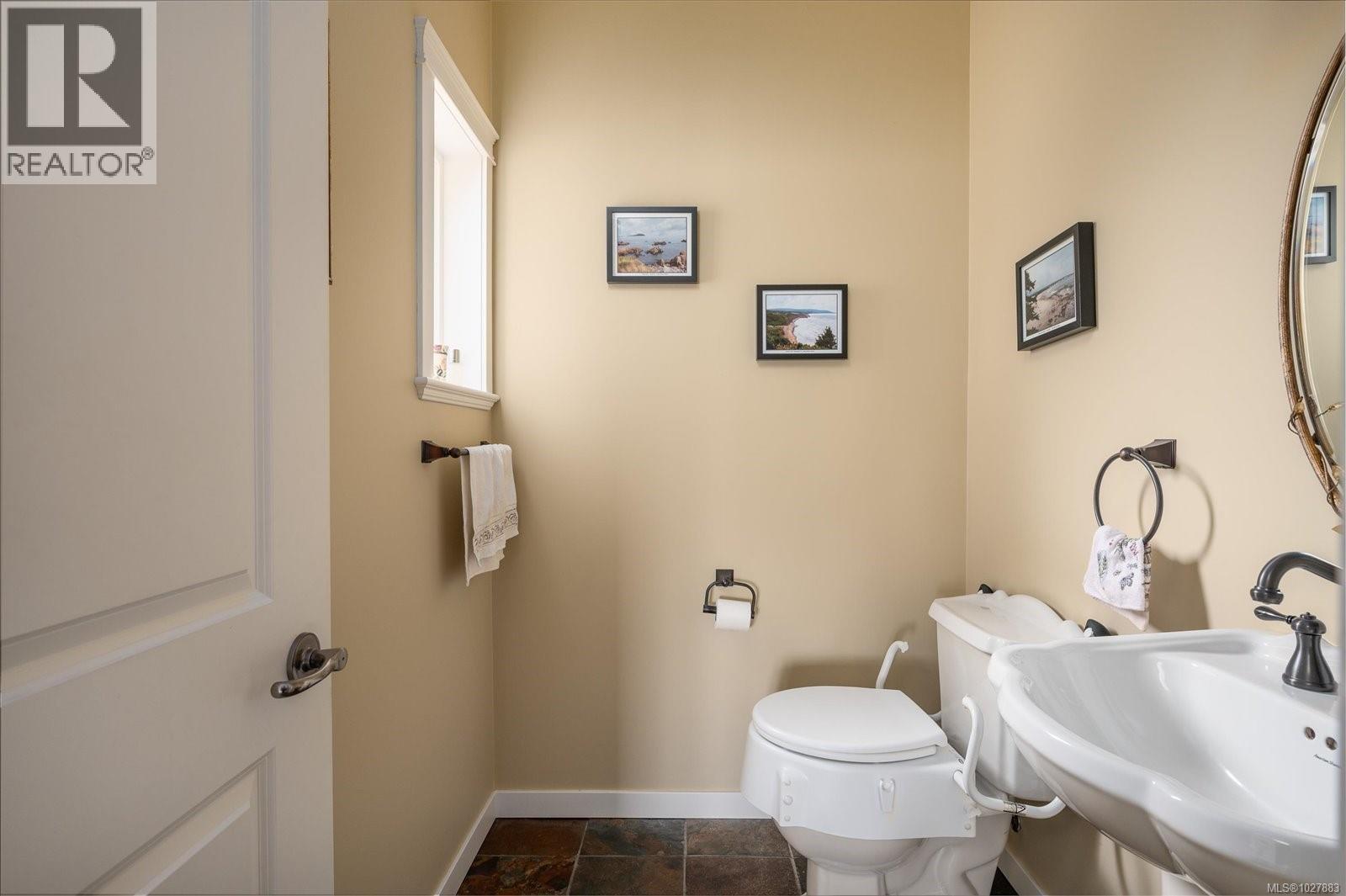 4844 FILLINGER CRES - 7