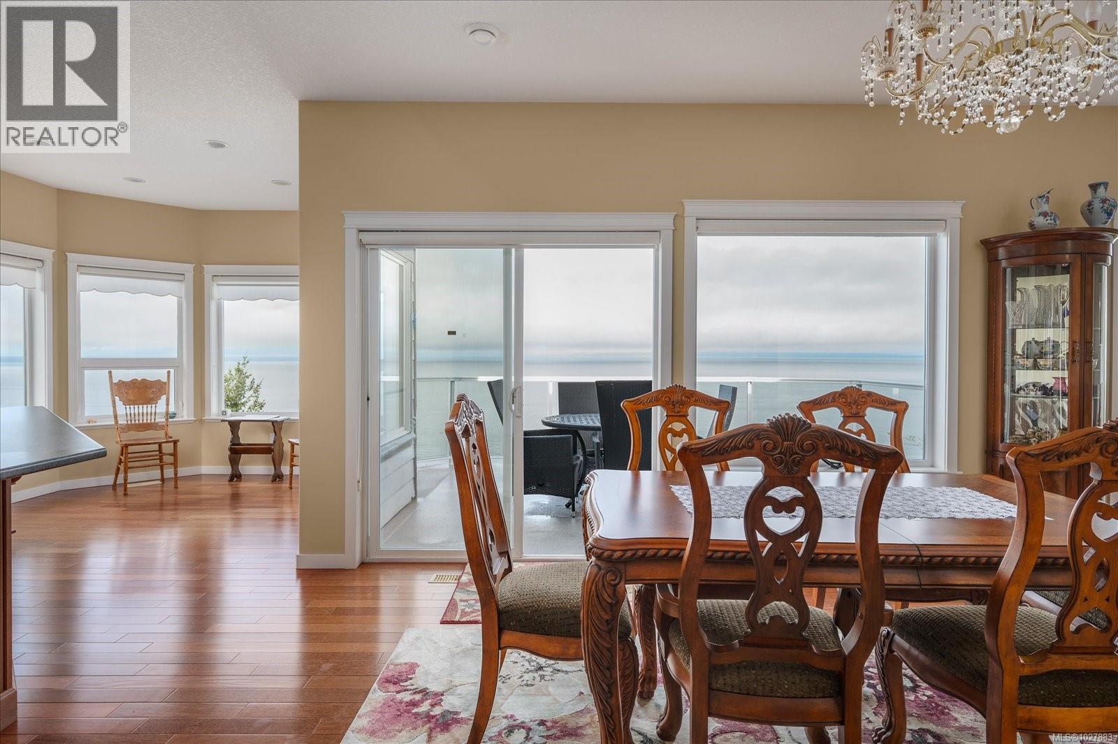 4844 FILLINGER CRES - 12