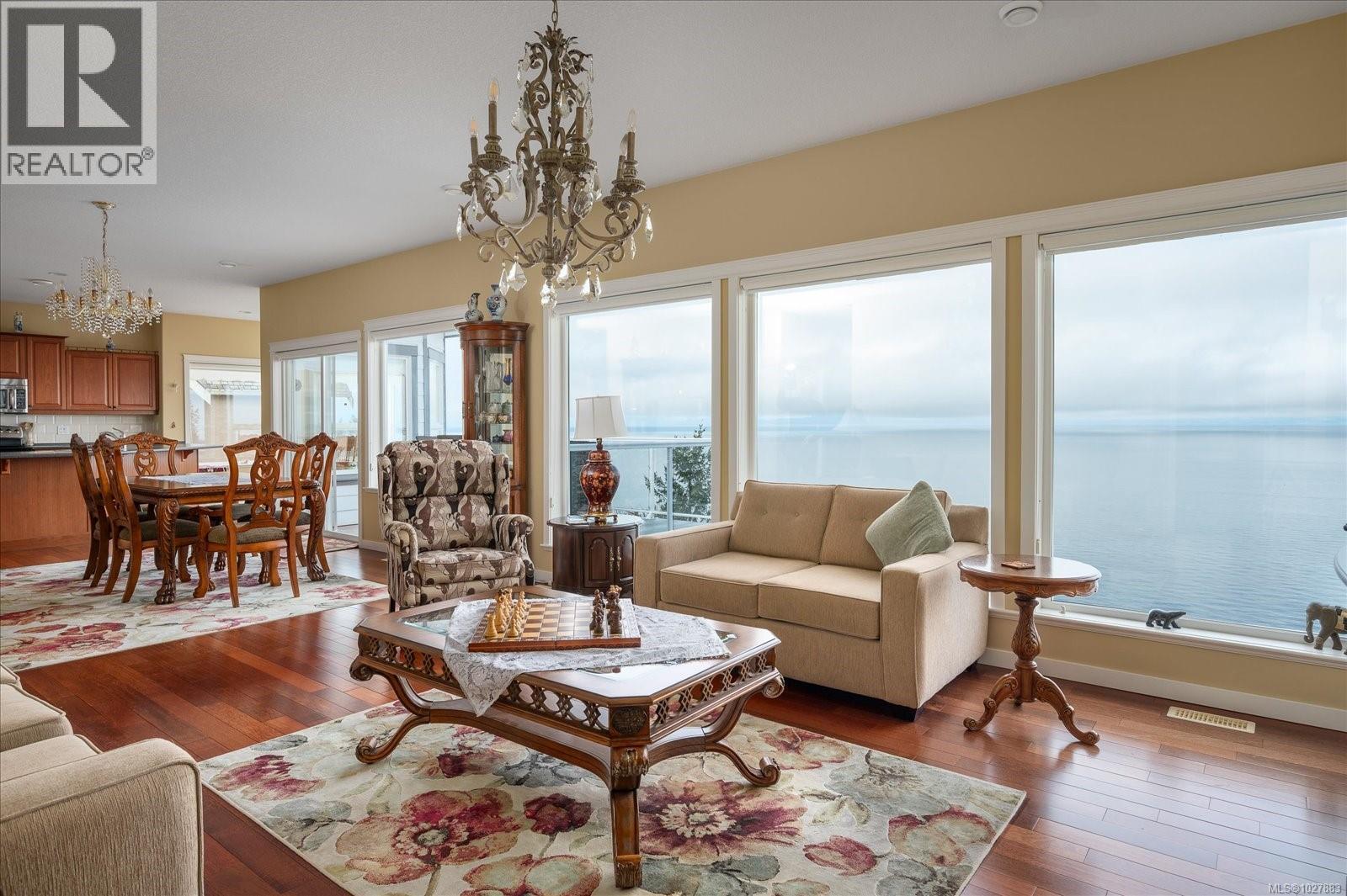 4844 FILLINGER CRES - 10