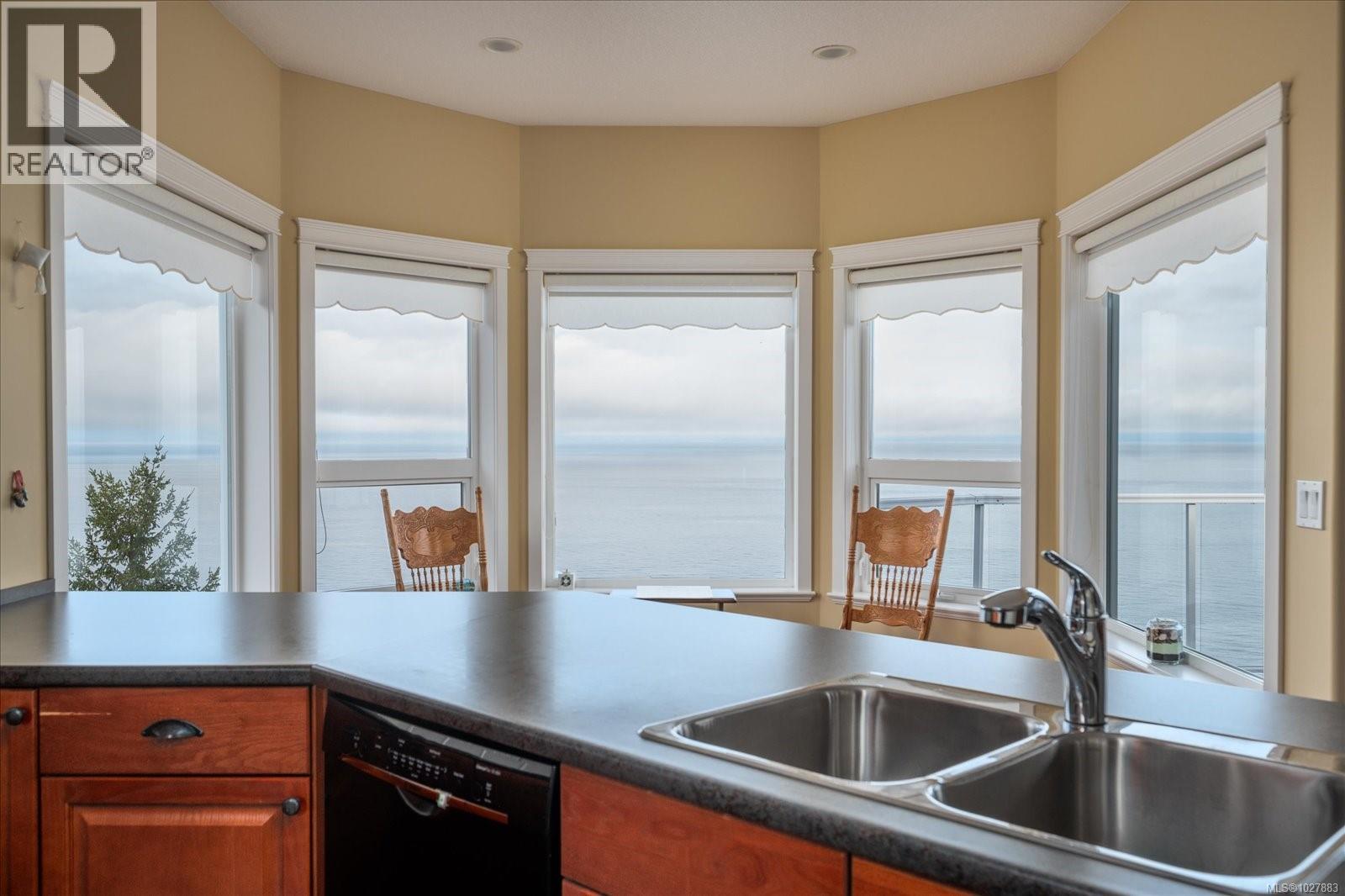 4844 FILLINGER CRES - 19