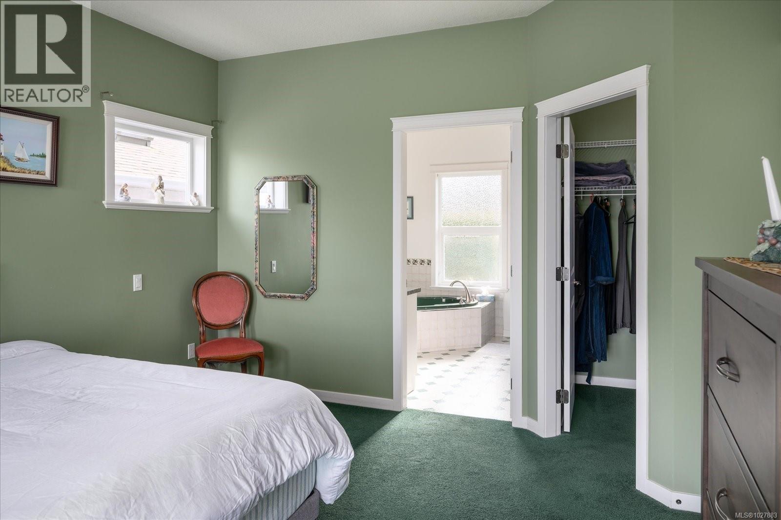 4844 FILLINGER CRES - 29