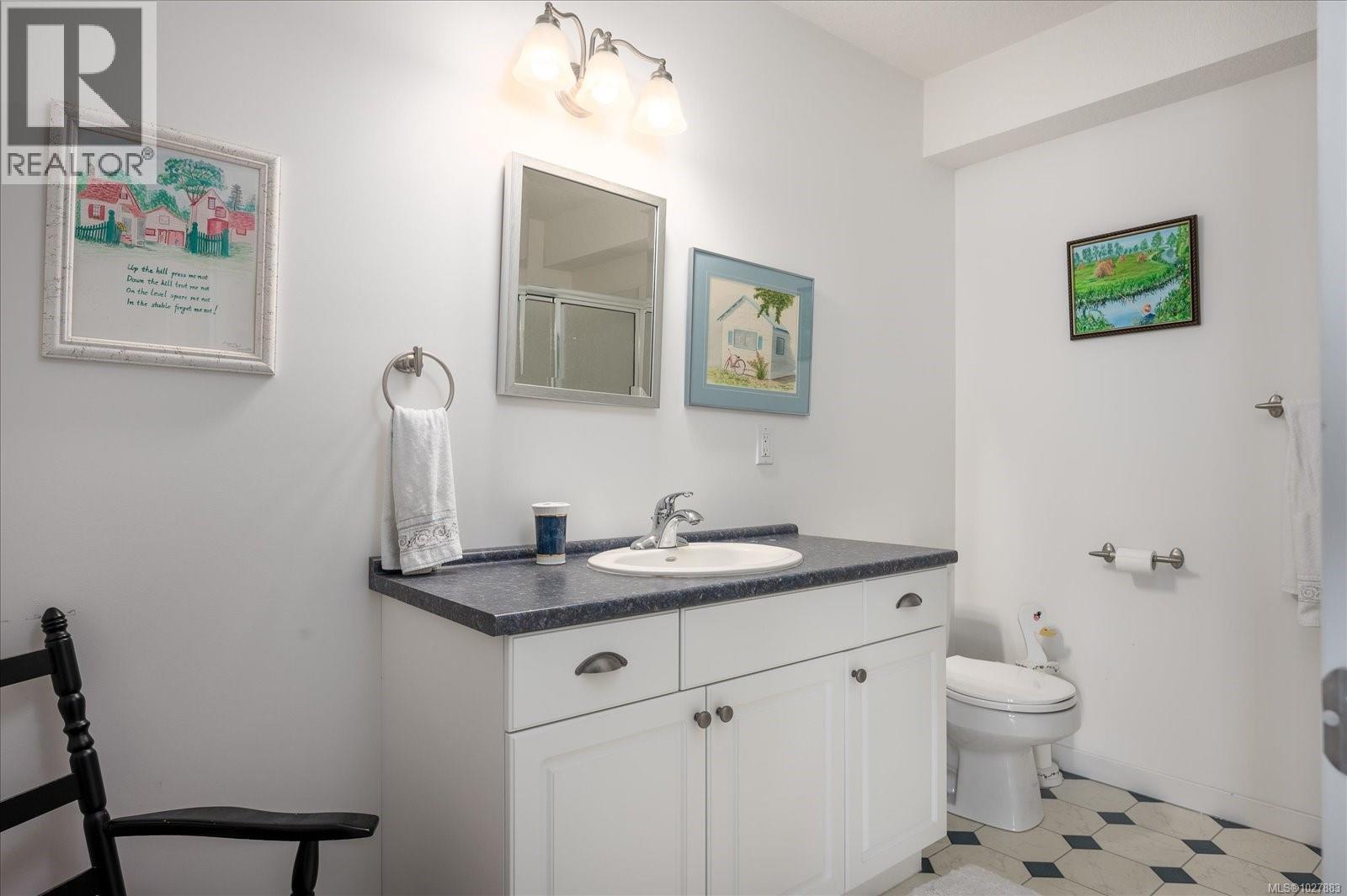 4844 FILLINGER CRES - 33