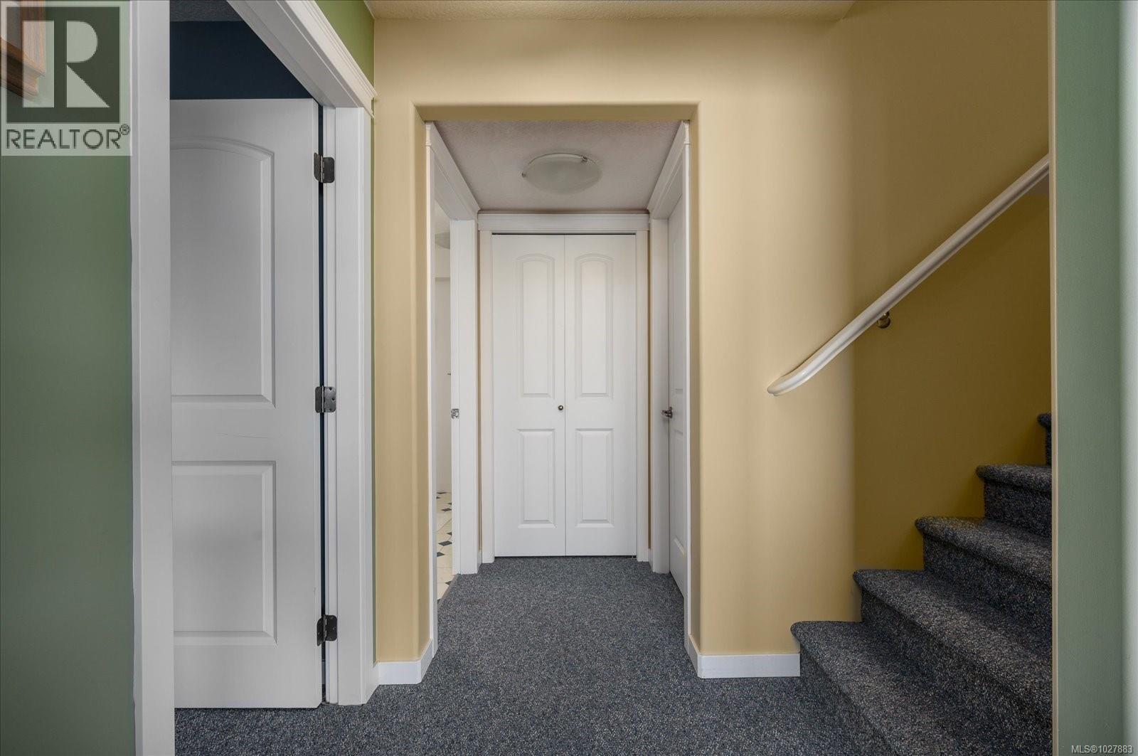 4844 FILLINGER CRES - 32