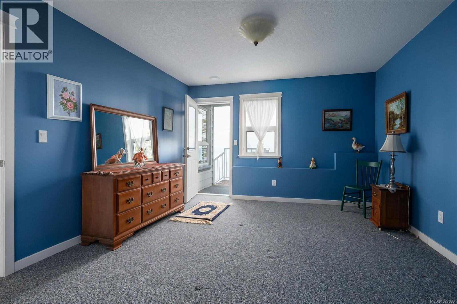 4844 FILLINGER CRES - 36