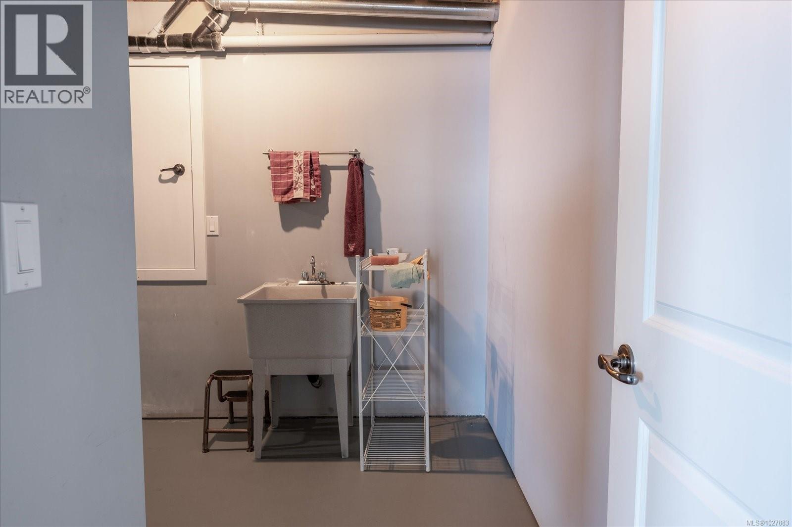 4844 FILLINGER CRES - 51