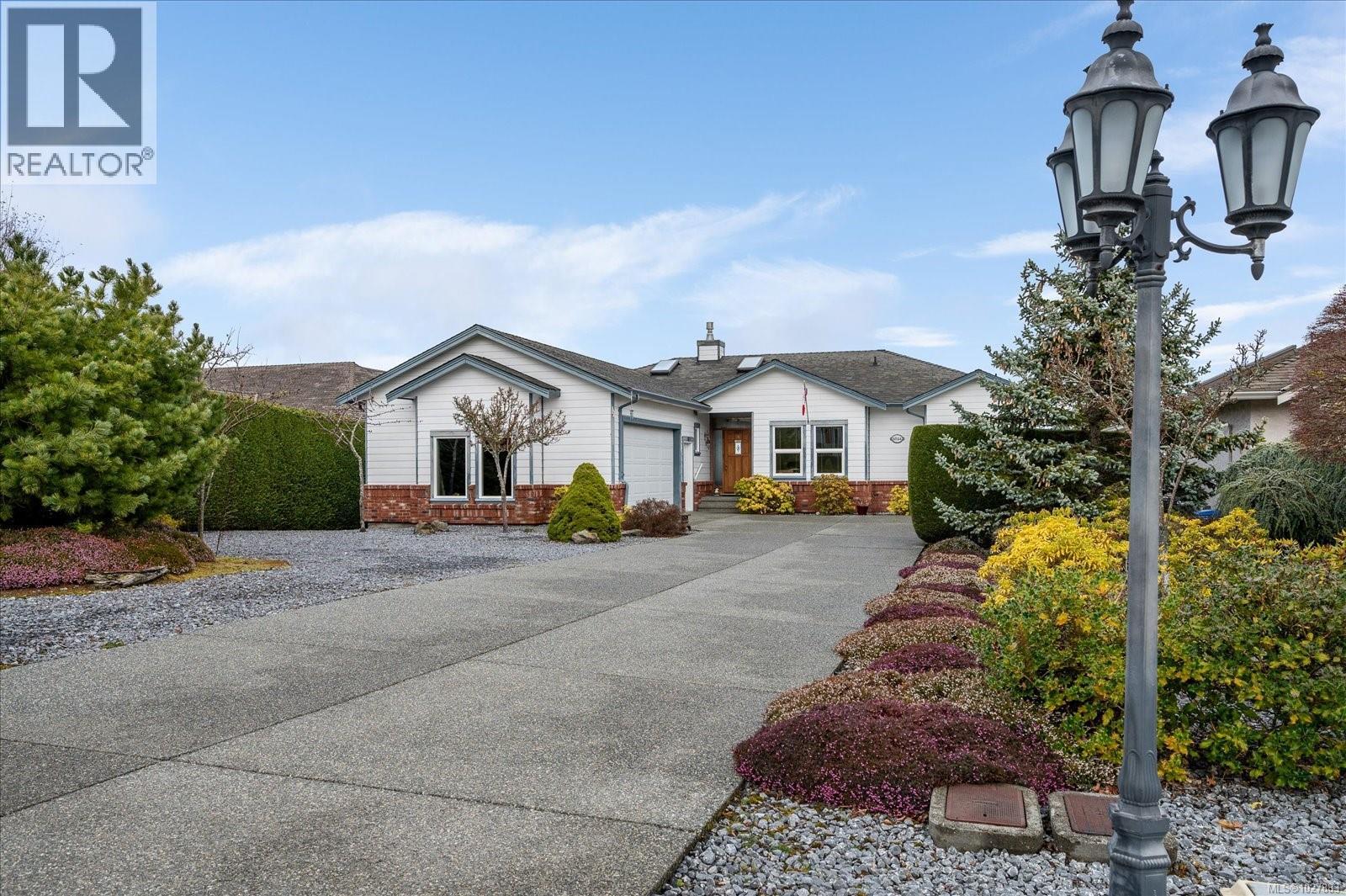 4844 FILLINGER CRES - 70