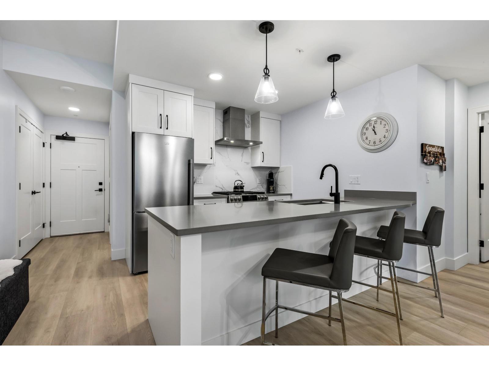 608 120 ESPLANADE AVENUE, Harrison Hot Springs, Harrison Hot Springs