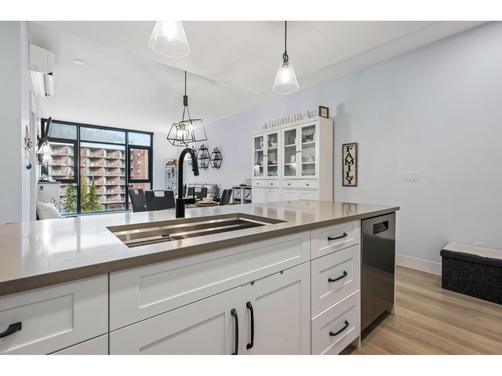 608 120 ESPLANADE AVENUE, Harrison Hot Springs, Harrison Hot Springs