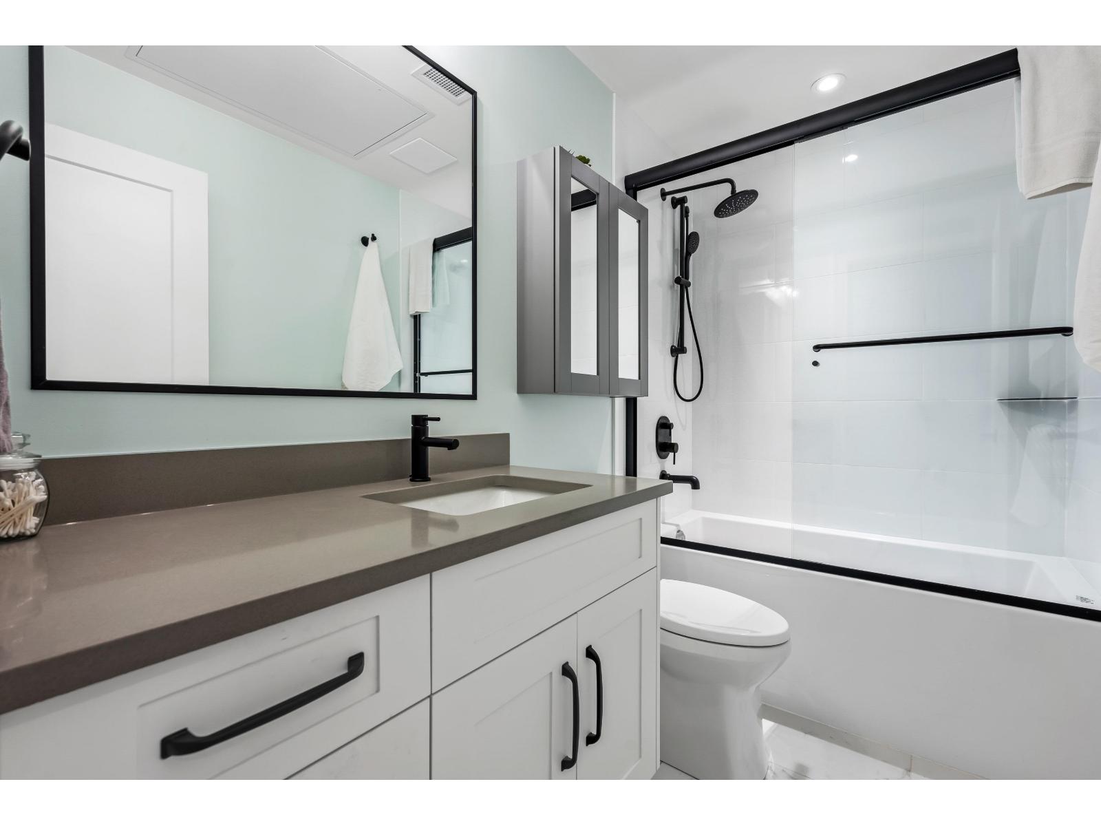 608 120 ESPLANADE AVENUE, Harrison Hot Springs, Harrison Hot Springs