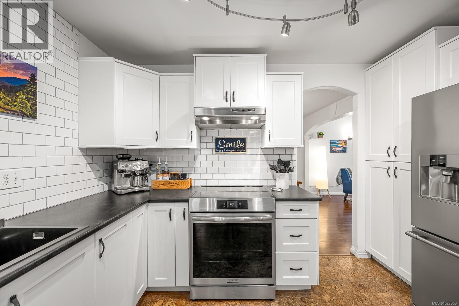 502 Deerwood Pl, Comox