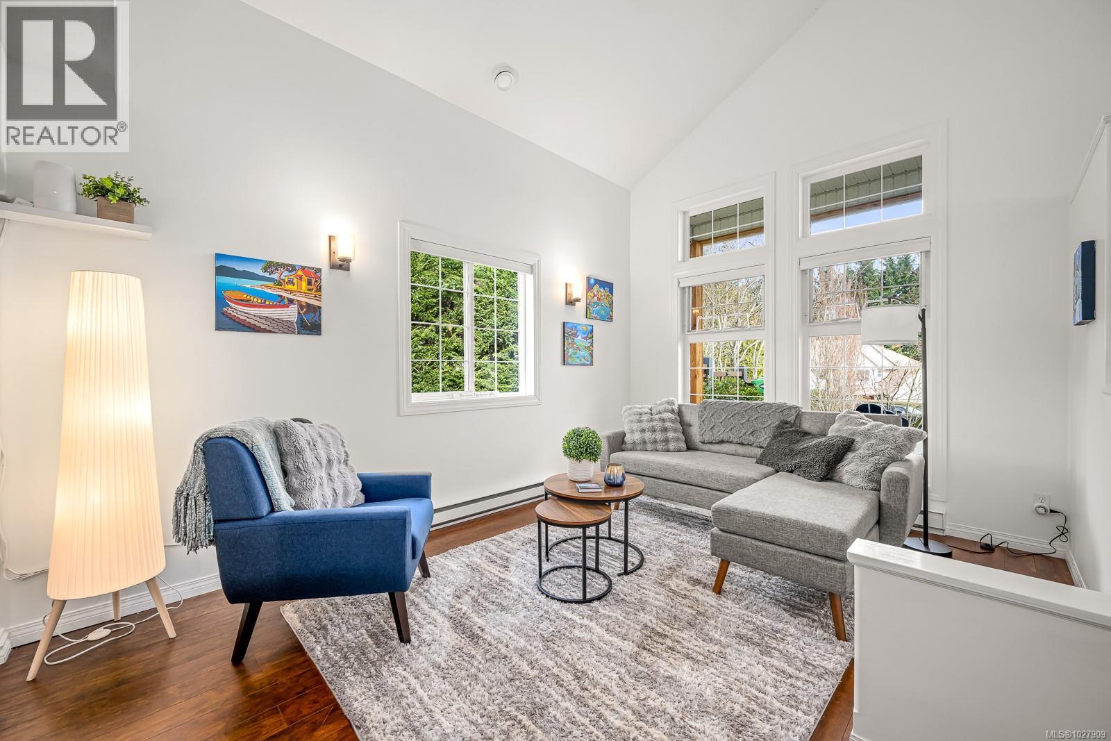 502 Deerwood Pl, Comox