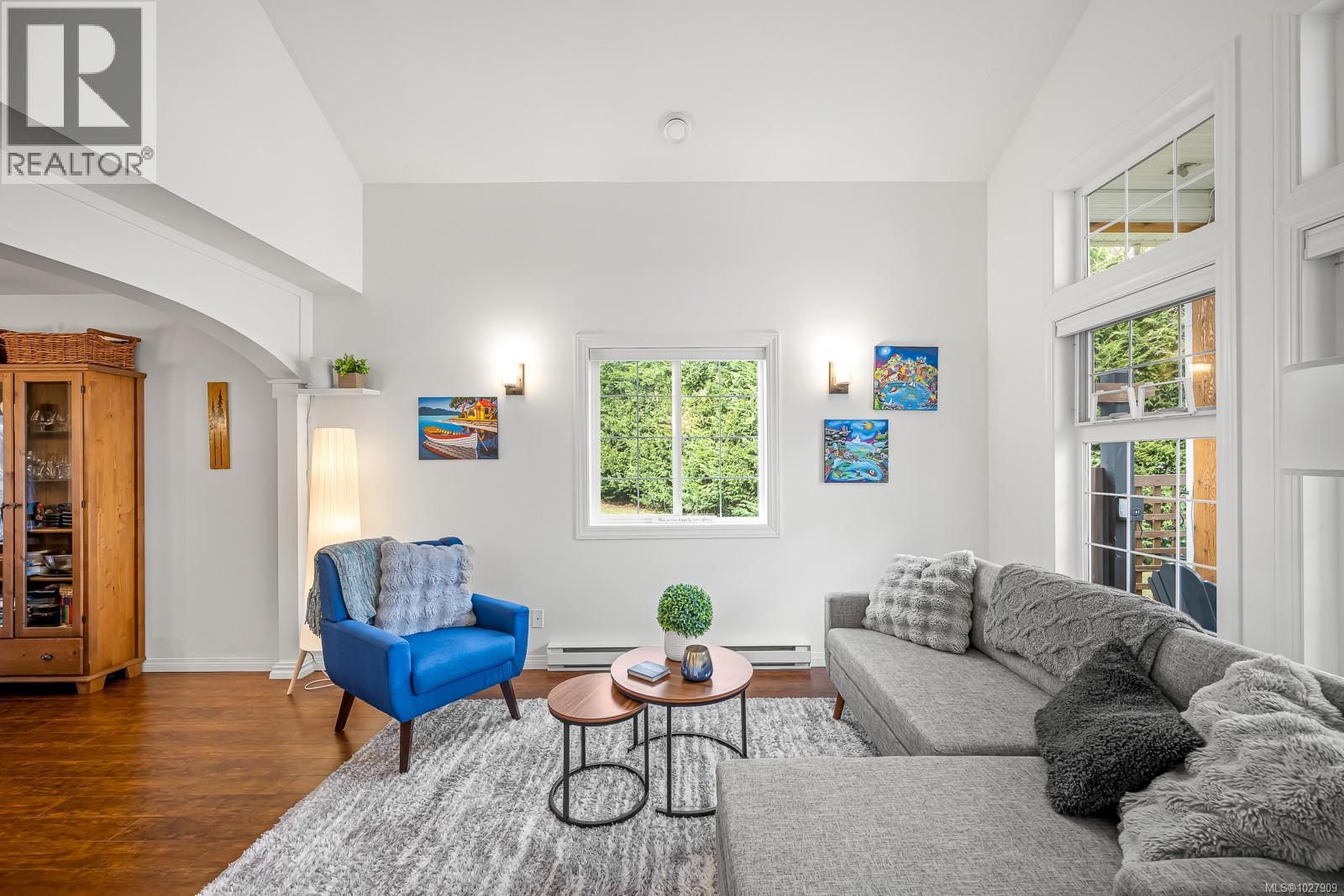 502 Deerwood Pl, Comox