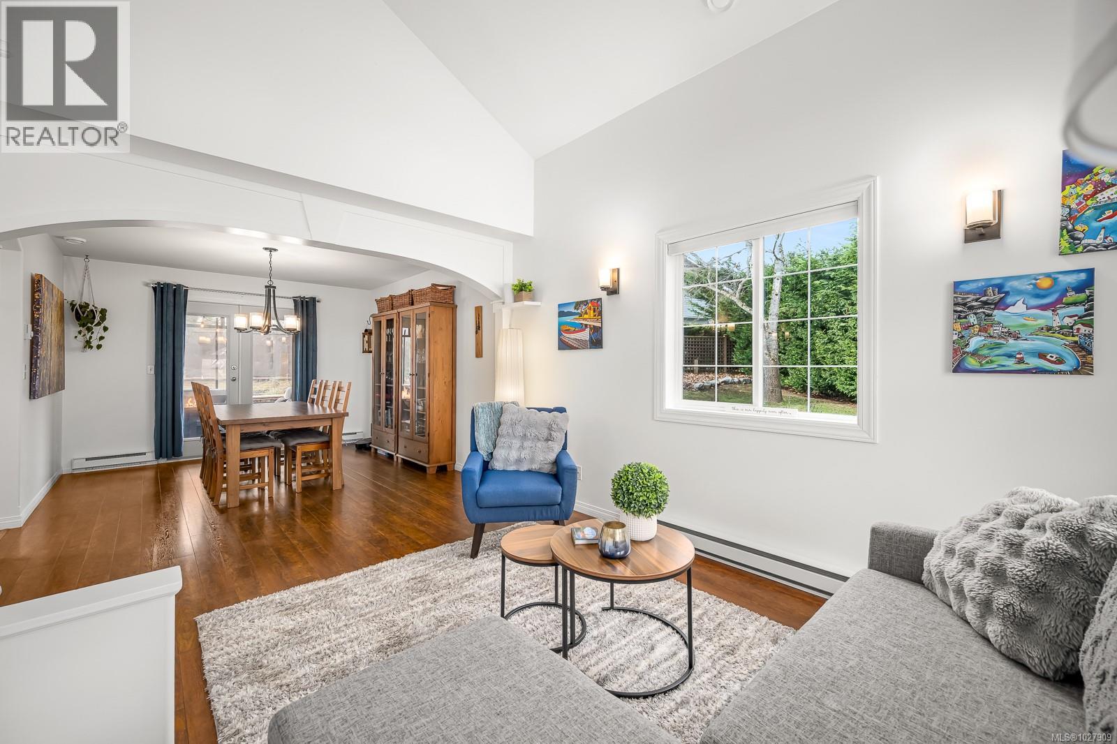 502 Deerwood Pl, Comox