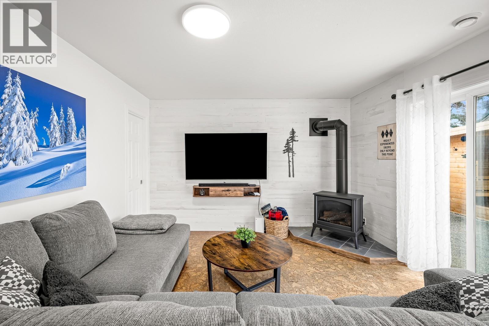 502 Deerwood Pl, Comox