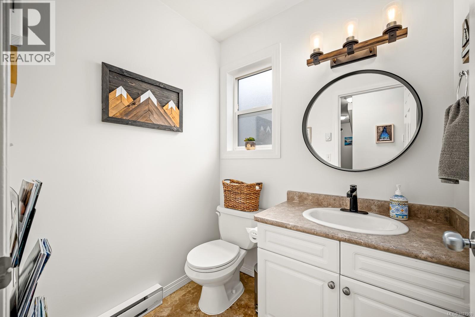 502 Deerwood Pl, Comox