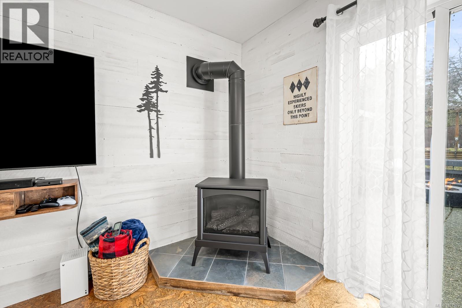 502 Deerwood Pl, Comox