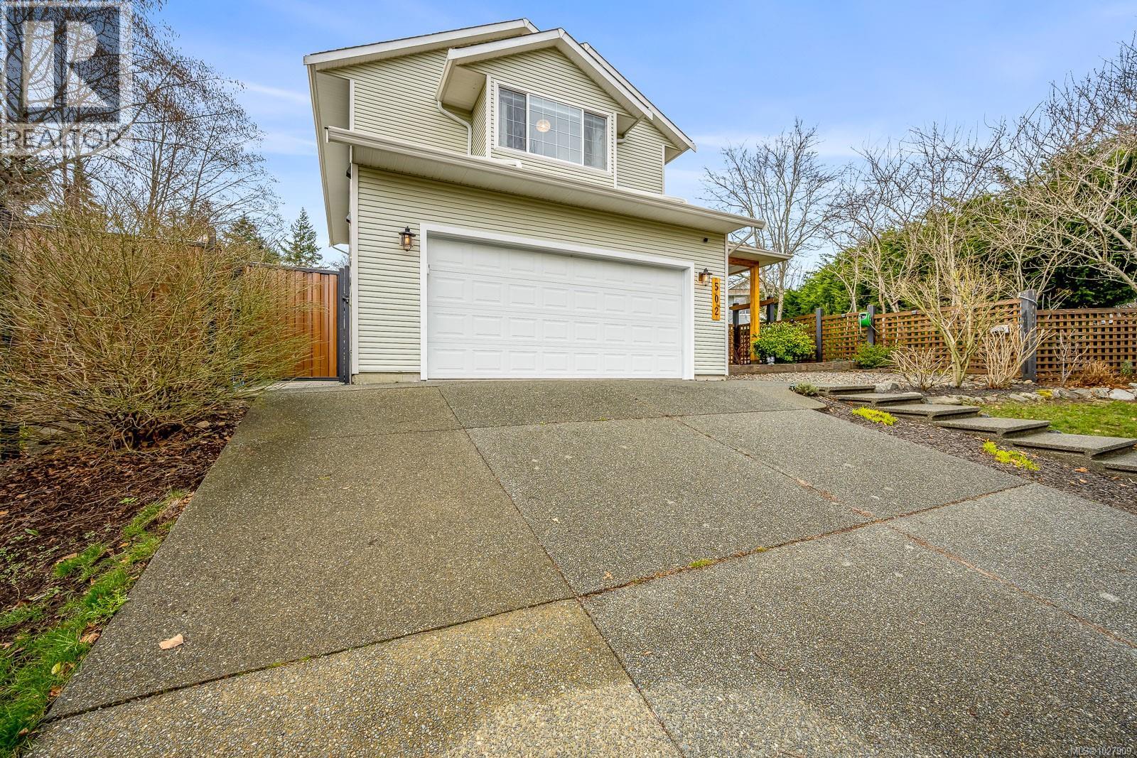 502 Deerwood Pl, Comox