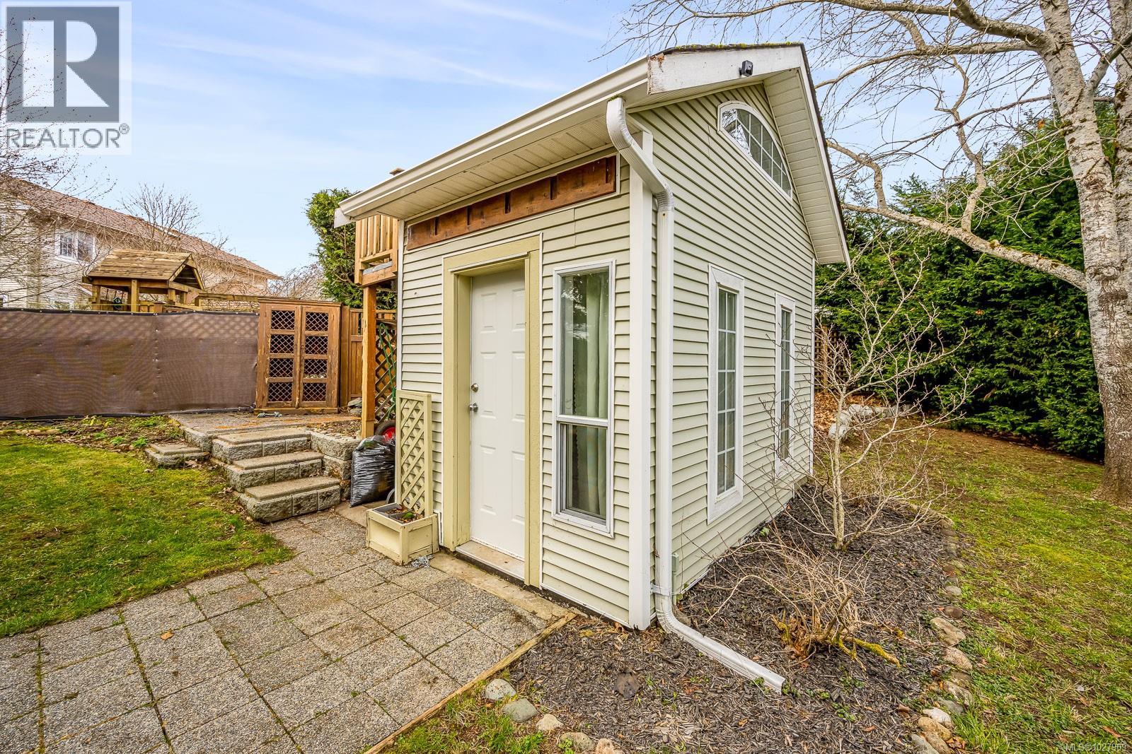 502 Deerwood Pl, Comox